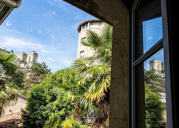 Superbe Appartement, Situe Au Coeur De La Ville.