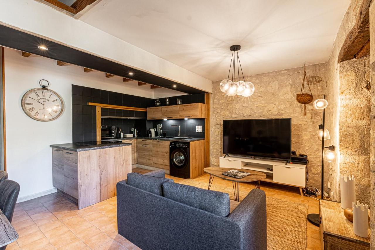 Superbe Appartement, Situe Au Coeur De La Ville. * Auch