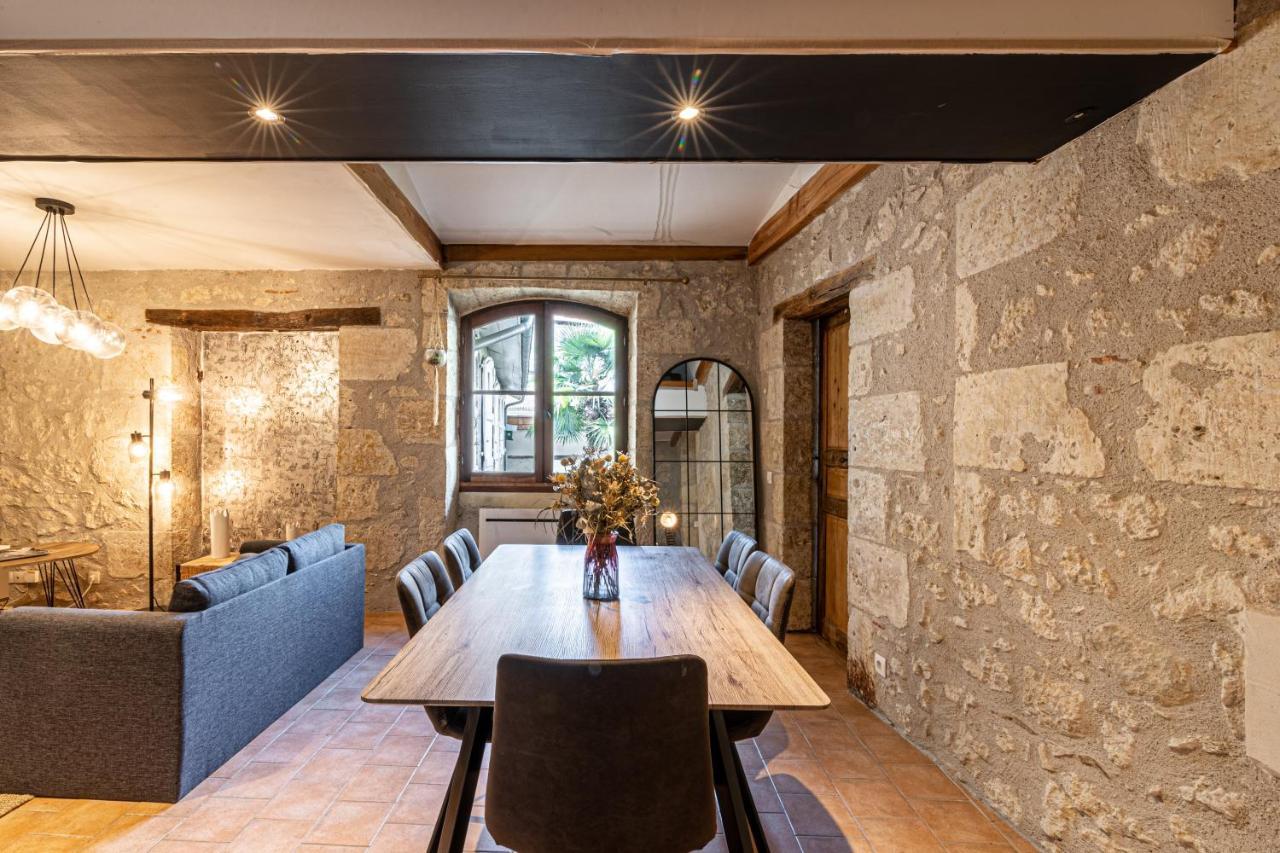 Superbe Appartement, Situe Au Coeur De La Ville. *