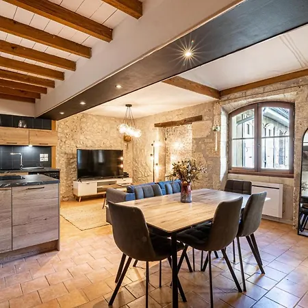 Superbe Appartement, Situe Au Coeur De La Ville. Auch Exterior photo