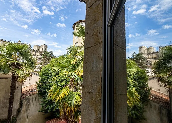 Superbe Appartement, Situe Au Coeur De La Ville.